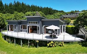 Spacious Home With A Lake View